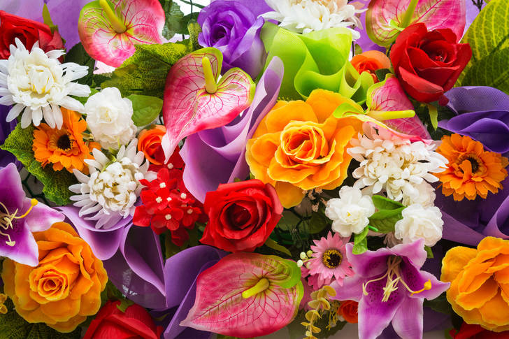 Buket af forskellige blomster