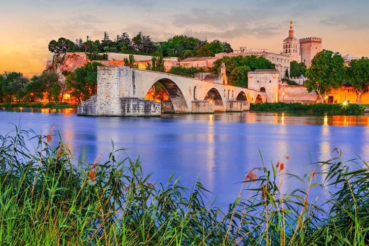 Vue sur le pont Saint-Benèse