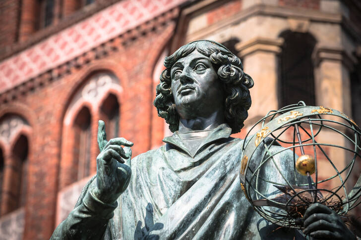 Spomenik Nikoli Koperniku, Torun