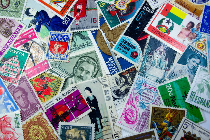 Postzegels van over de hele wereld