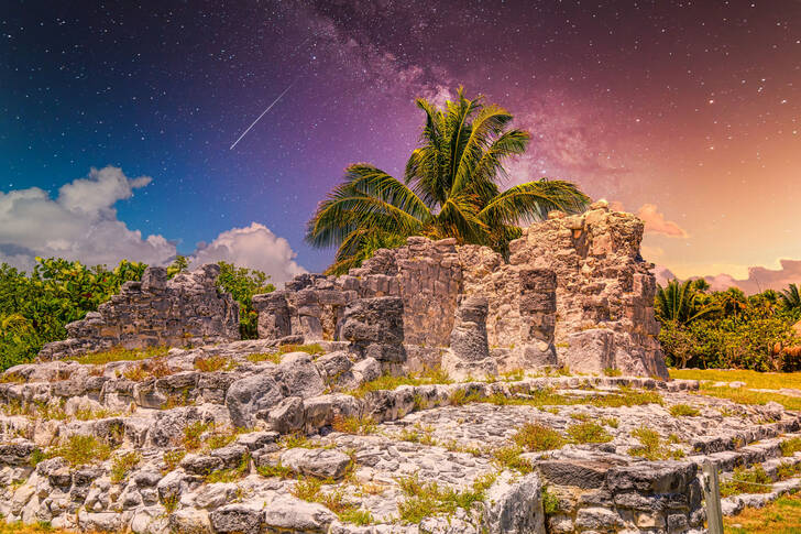 Antigas ruínas maias