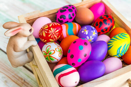 Caja con huevos de Pascua