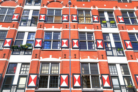 Tehlová budova v Amsterdame