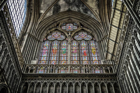 Okna z barevného skla katedrály