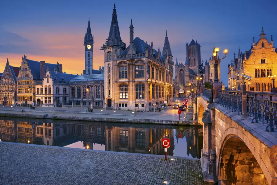 Gent in de schemering