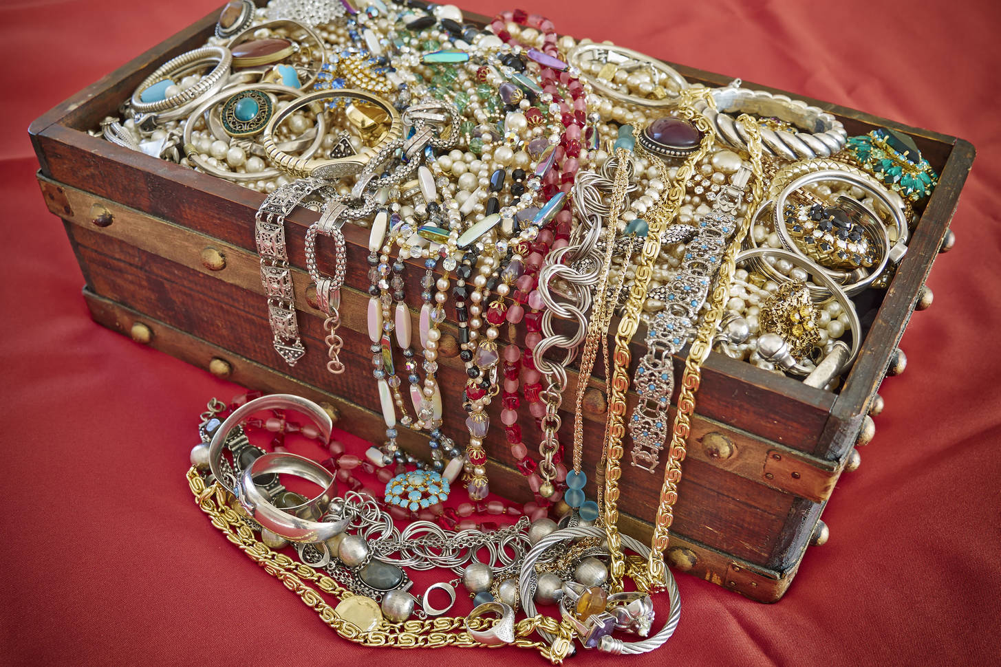 Vintage jewelry box Jigsaw Puzzle (Stuff, Jewellery) Puzzle Garage
