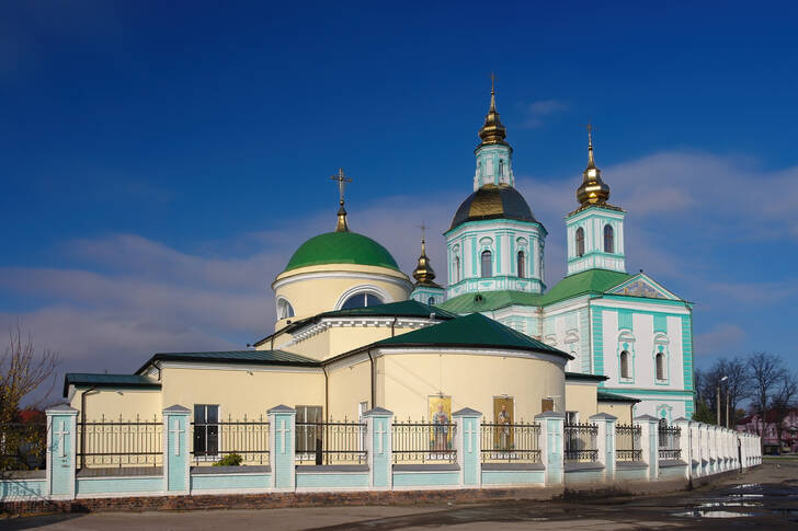Pokrovsky -katedralen i akhtyrka