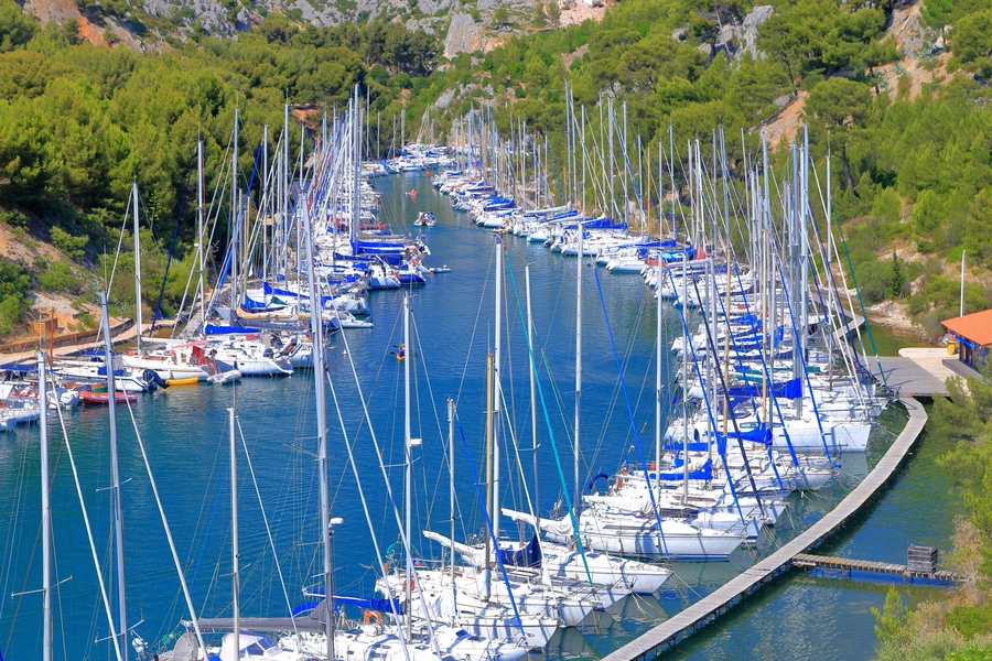 Barcos à vela em Cassis