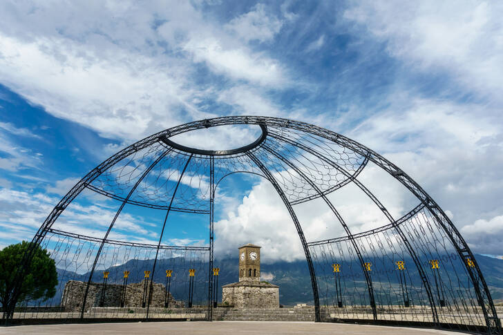 Koepel in de stad Gjirokastra