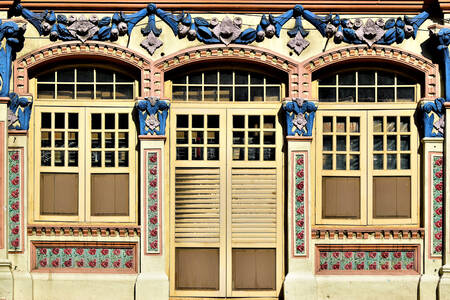 Fassade eines Einkaufszentrums in Singapur