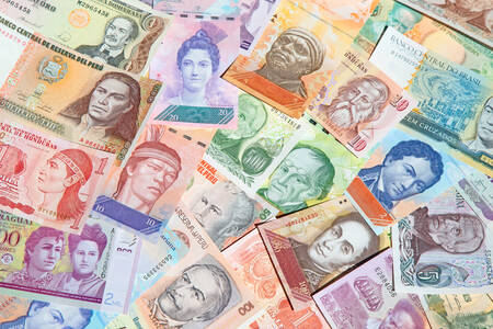 Colección de varios billetes