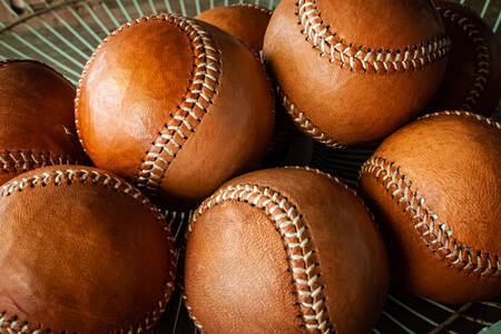 茶色の野球ボール