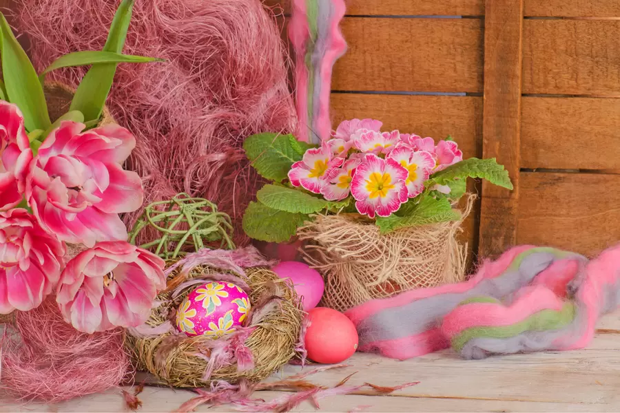 Telur paskah dan bunga