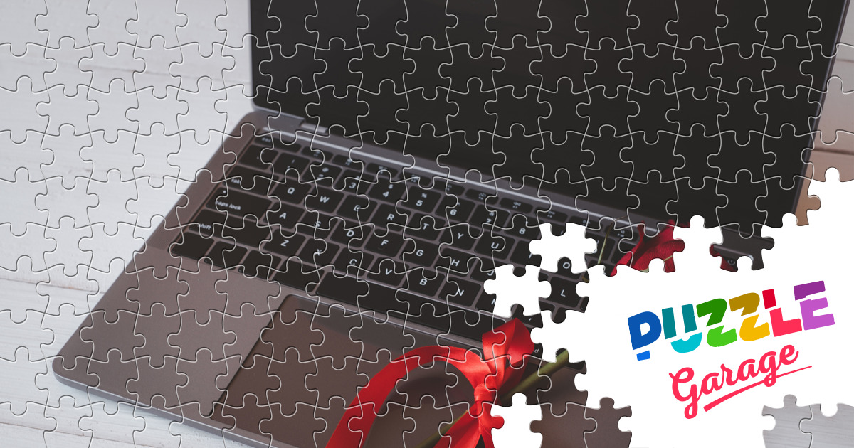 Rose on laptop Jigsaw Puzzle (Stuff, Electronics) Puzzle Garage