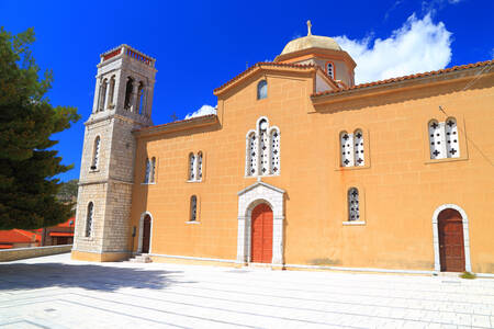 Церква Святого Георгія в Арахові