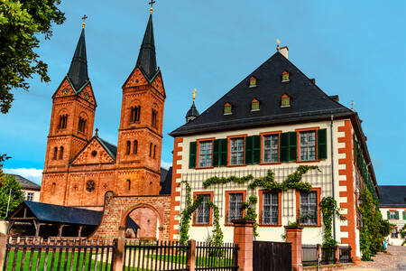 Kerk van St. Marcellinus en St. Petrus in Seligenstadt