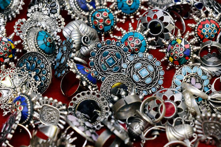 Bunte indische Ringe