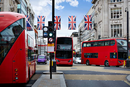 Bussen in de straten van Londen