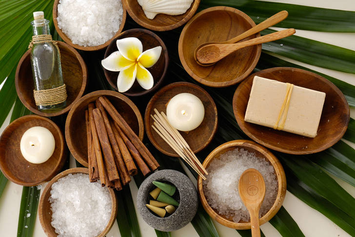 Accessories and ingredients for spa treatments