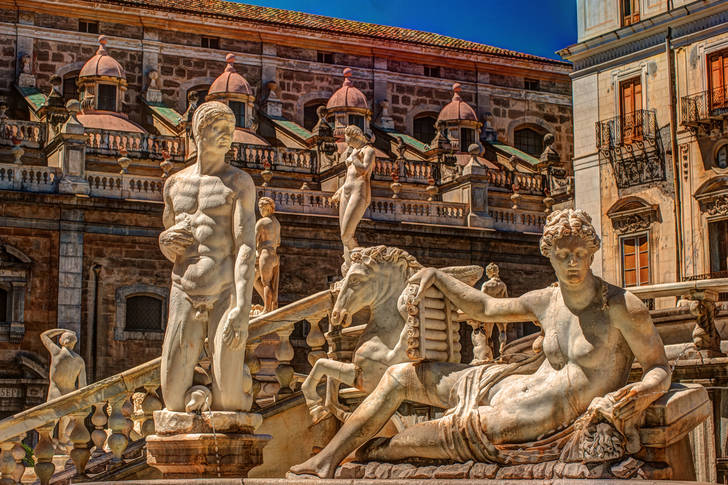 Skulpturen auf der Piazza Pretoria