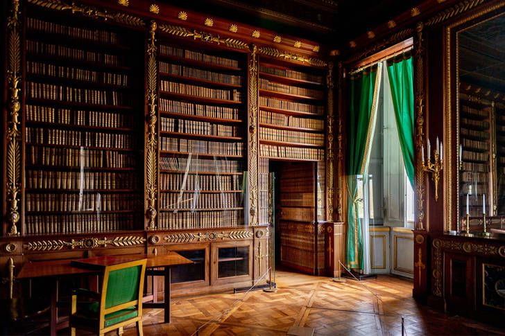 Compiegne Palace Library