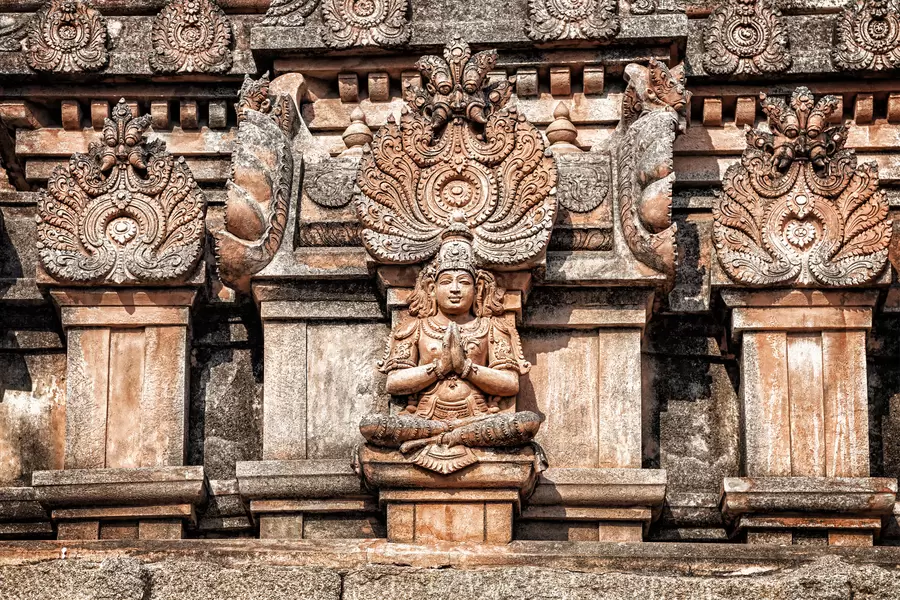 Rezbarenje kamena u hramovima Hampi