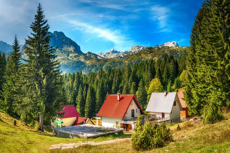 Traditionelle huizen in Zabljak