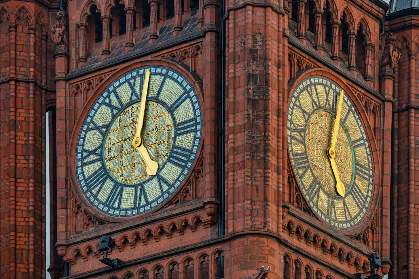 Time In Liverpool Clock on the bell tower of the University of Liverpool Jigsaw Puzzle ...