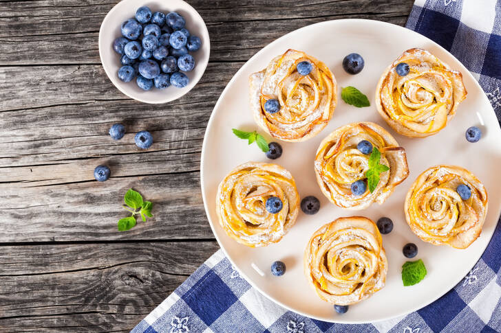 Dessert "Roses aux pommes"