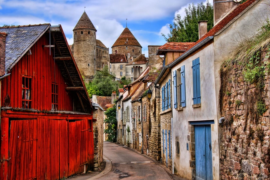 Ulice v obci Semur-en-Auxois