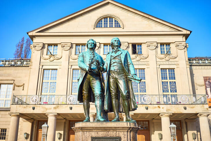 Goethe-Schiller-monument, Weimar