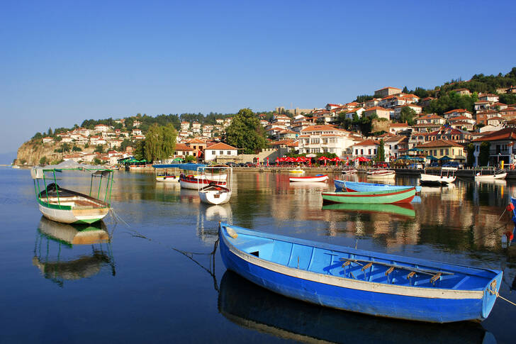 Barcos no lago Ohrid