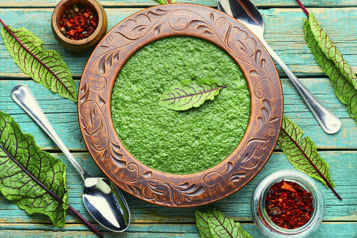 Zelená polévka se šťovíkem