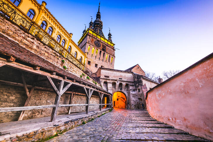 Vejen til klokketårnet i Sighisoara