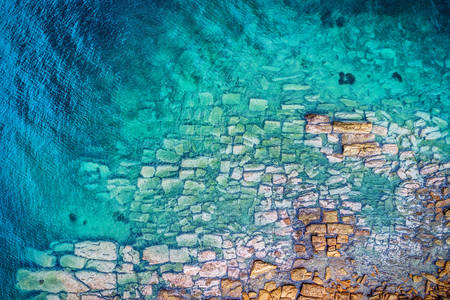 Piedras en el mar