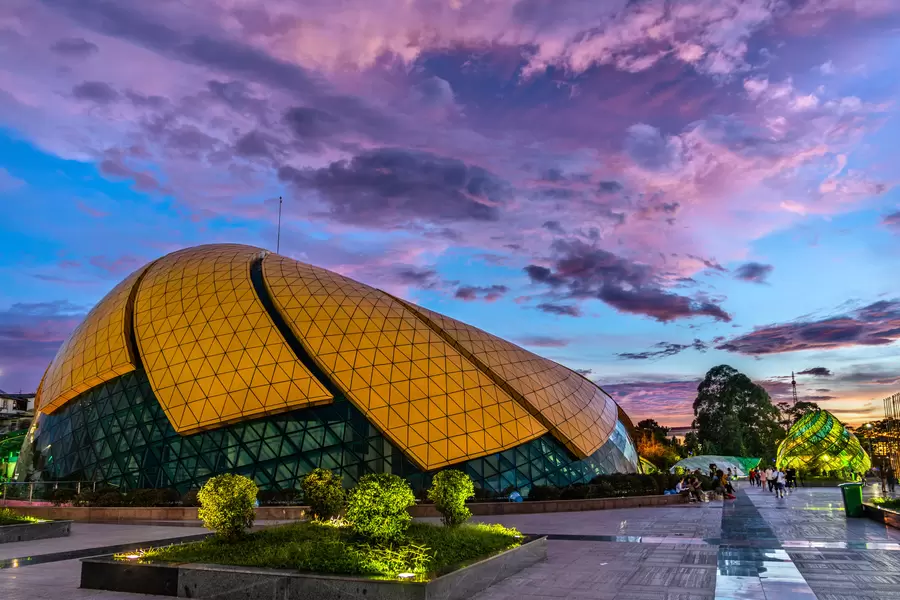 Lapangan Lam Vien di Dalat