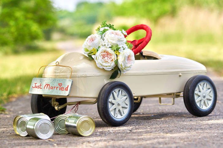 Car with wedding decor