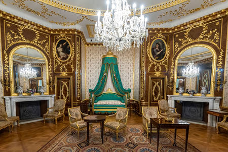 Interiér ložnice v královském zámku ve Varšavě