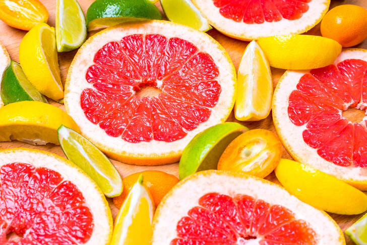 Grapefruit, lime and lemon slices