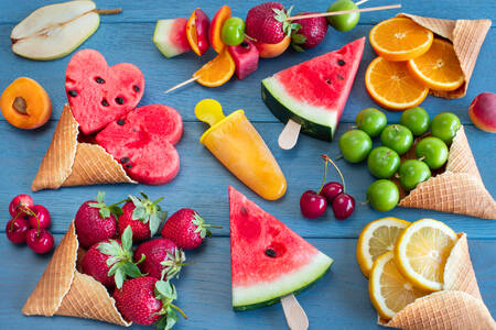Frukt, bär och glass