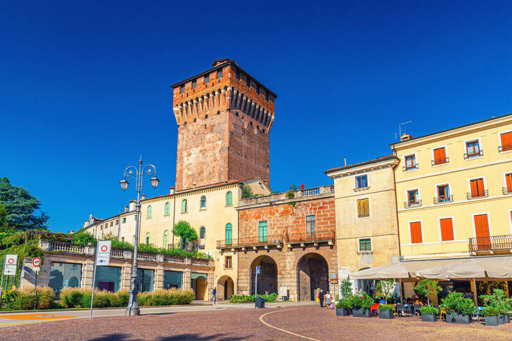 Porta Castello torony Vicenzában