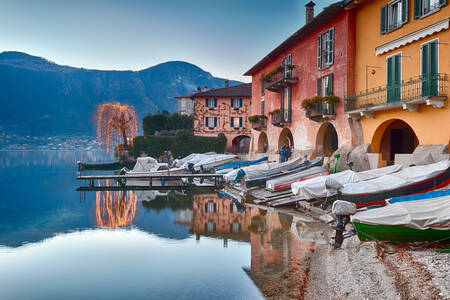 Perahu di Danau Como, Italia