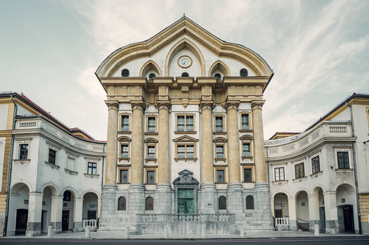 Ursulinský kostel Nejsvětější Trojice v Lublani