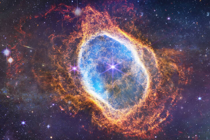 Planetarisk nebulosa i stjärnbilden Lyran