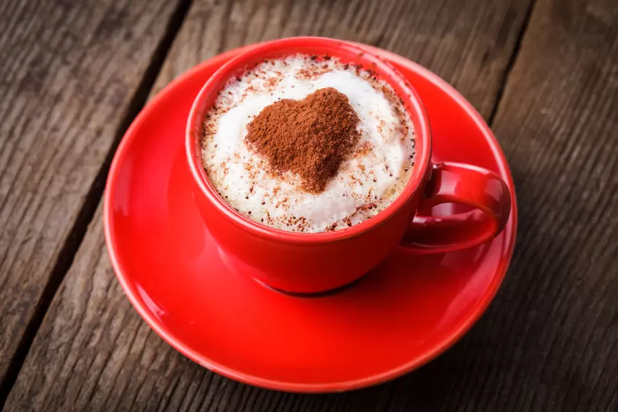 Cappuccino met hart op schuim