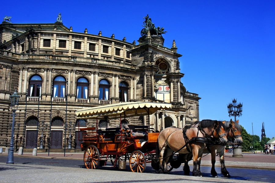 Vogn ved Dresden Operaen