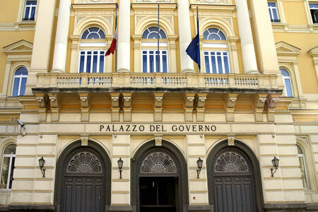 Fațada palatului guvernului