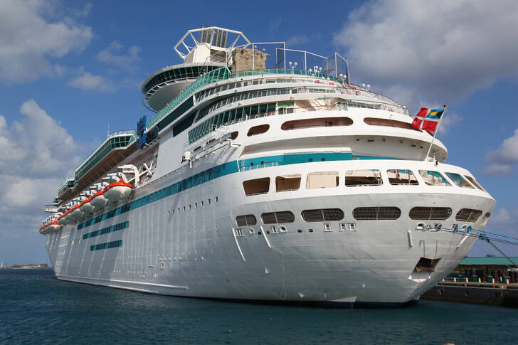 Nave da crociera nel porto