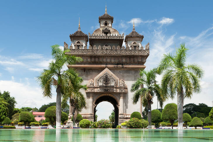 Arco do Triunfo Patuxay