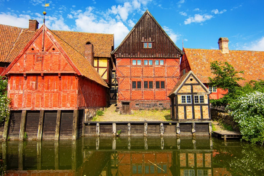 Traditionele Deense huizen in Den Gamle By